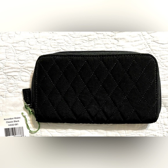 VERA BRADLEY Classic quilted Accordion Wallet color Black size 8x5 NWT - Picture 3 of 9